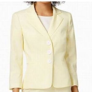 Le SUIT YELLOW BLAZER
